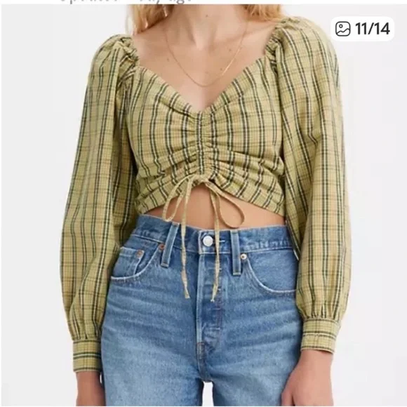 NWT Levi's Yellow
Striped Ruched
Crop Blouse size Medium - Picture 9 of 12